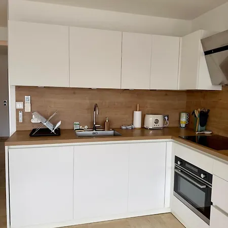 Magnifique 2 Pieces Marina Baie Des Anges - 4 Personnes - Vue Et Port Apartamento